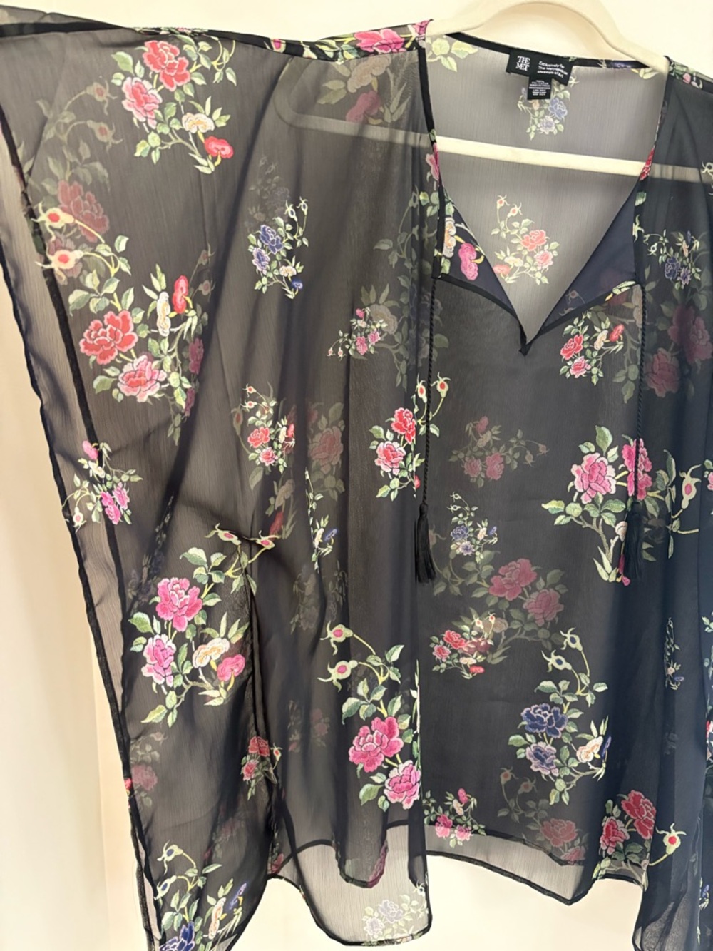 The Met Museum Peony Sheer Poncho – Elegant Floral art to wear artsy artistic OS - Picture 3 of 7